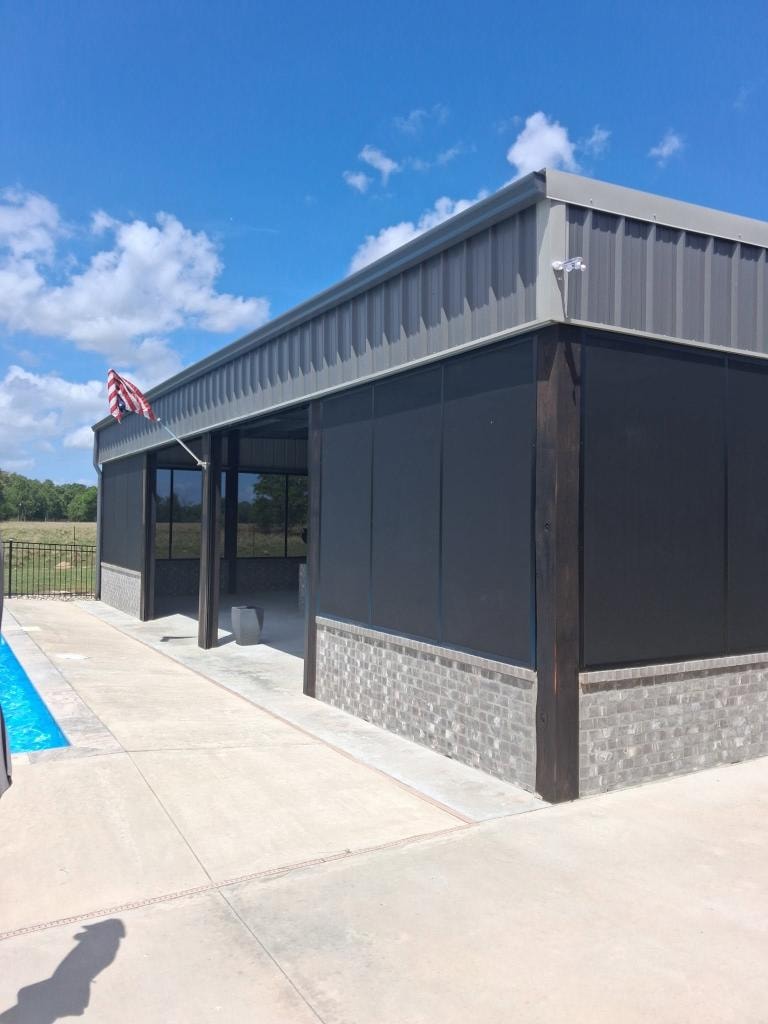 Screen room for outdoor living